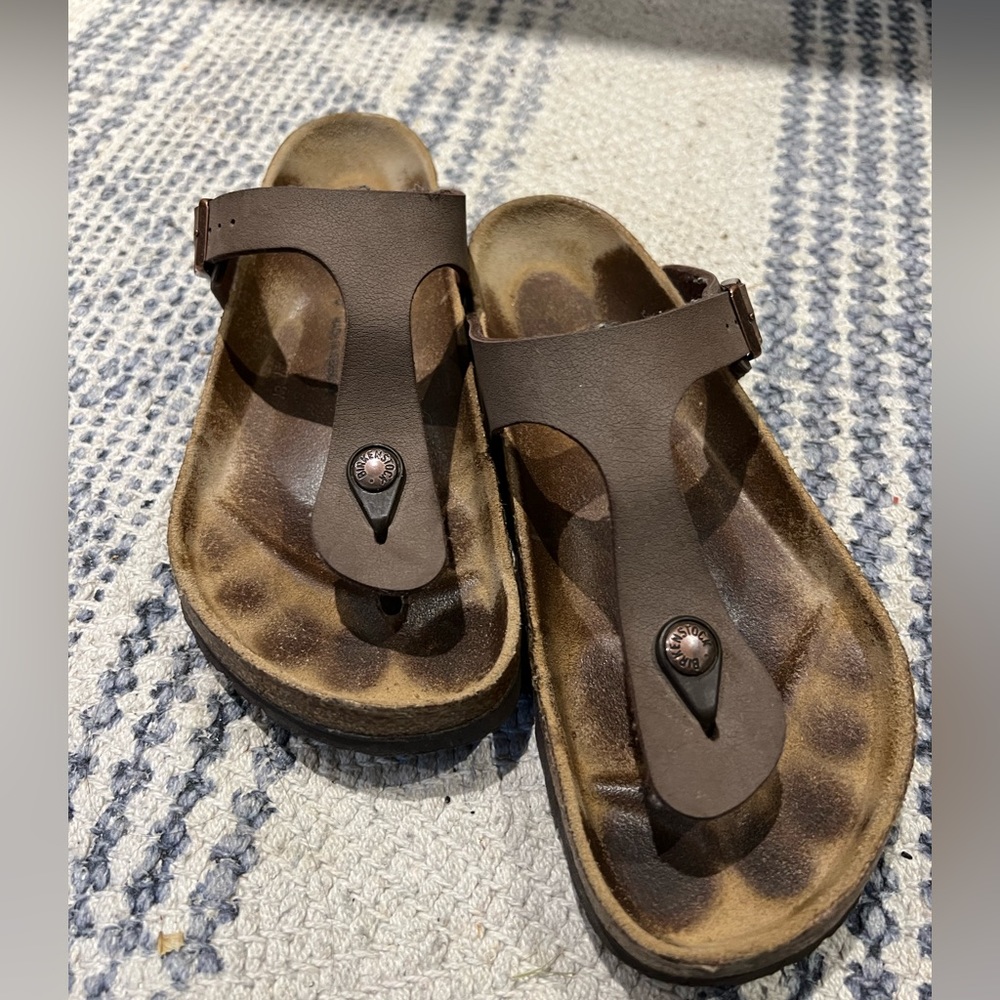 Birkenstock brown thong sandal, size 39